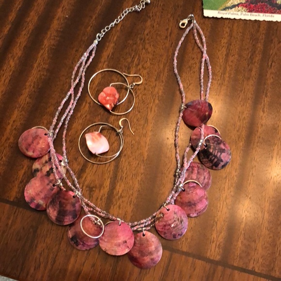 Pink shell reversible necklace and earrings set - Picture 2 of 12